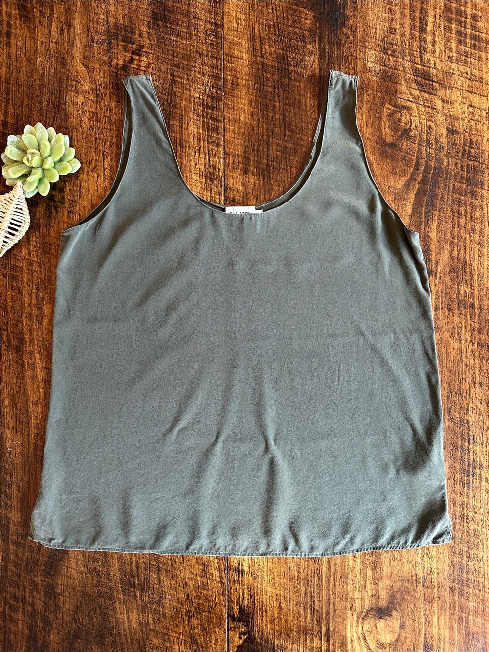 R | Label Dark Green 100% Silk Scoop Neck Tank Top Camisole, Size L